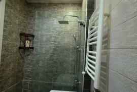 ქირავდება ბინა დღიურად, 2 ოთახიანი, ახალი აშენებული, თბილისი, დიდუბე