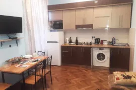 Аренда, 2 Kомнатная, Старое здание, Тбилиси, Чугурети