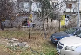 იყიდება, უნივერსალური კომერციული  ფართი, ვარკეთილი