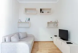 ქირავდება ბინა, 2 ოთახიანი, ახალი აშენებული, თბილისი, ვერა