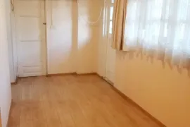 იყიდება ბინა, 3 ოთახიანი, ძველი აშენებული, თბილისი, საბურთალო