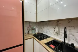 იყიდება ბინა, 3 ოთახიანი, ახალი აშენებული, ბათუმი