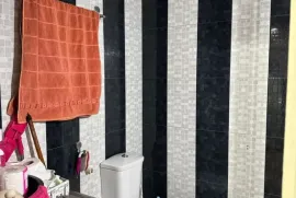 Продается квартира, 3 Kомнатная, Старое здание, Тбилиси, Исани