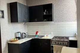 Продается квартира, 3 Kомнатная, Старое здание, Тбилиси, Исани