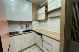 იყიდება ბინა, 3 ოთახიანი, ახალი აშენებული, ბათუმი, ხიმშიაშვილის უბანი