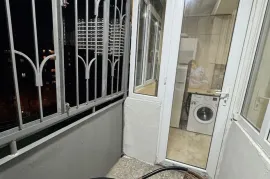 ქირავდება ბინა, 2 ოთახიანი, ძველი აშენებული, თბილისი, საბურთალო