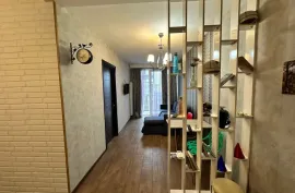 იყიდება ბინა, 2 ოთახიანი, ძველი აშენებული, ბათუმი