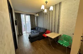 იყიდება ბინა, 2 ოთახიანი, ძველი აშენებული, ბათუმი