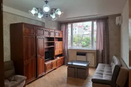 ქირავდება ბინა, 2 ოთახიანი, ძველი აშენებული, თბილისი, საბურთალო