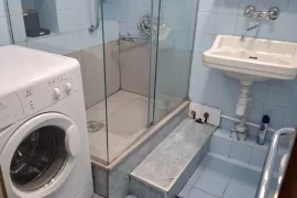 ქირავდება ბინა, 2 ოთახიანი, ძველი აშენებული, თბილისი, საბურთალო