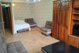 ქირავდება ბინა, 2 ოთახიანი, ძველი აშენებული, თბილისი, საბურთალო