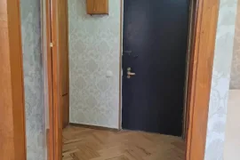 ქირავდება ბინა, 2 ოთახიანი, ძველი აშენებული, თბილისი, საბურთალო