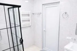 იყიდება ბინა, 4 ოთახიანი, ახალი აშენებული, ბათუმი, ბაგრატიონის უბანი