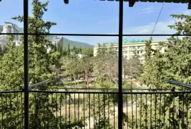 ქირავდება ბინა, 2 ოთახიანი, ძველი აშენებული, თბილისი, ვაკე