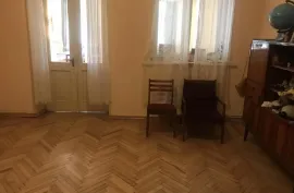 ქირავდება სახლი, 4 ოთახიანი, თბილისი, საბურთალო