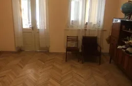 ქირავდება სახლი, 4 ოთახიანი, თბილისი, საბურთალო