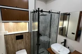 ქირავდება ბინა, 2 ოთახიანი, ახალი აშენებული, თბილისი, საბურთალო