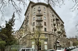 იყიდება ბინა, 3 ოთახიანი, ძველი აშენებული, თბილისი, ჩუღურეთი