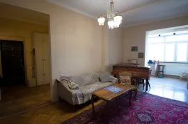 იყიდება ბინა, 3 ოთახიანი, ძველი აშენებული, თბილისი, ჩუღურეთი