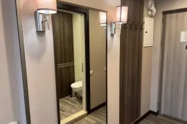 იყიდება, სასტუმრო