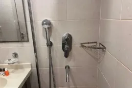 იყიდება, სასტუმრო