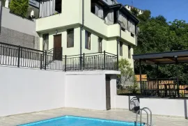 ქირავდება სახლი, 10 ოთახიანი, ხელვაჩაური, შარაბიძეები