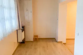 იყიდება ბინა, 3 ოთახიანი, ძველი აშენებული, თბილისი, საბურთალო