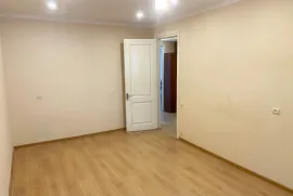 იყიდება ბინა, 3 ოთახიანი, ძველი აშენებული, თბილისი, საბურთალო