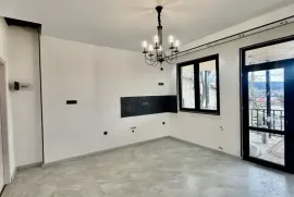 იყიდება სახლი, 3 ოთახიანი, თბილისი, სვანეთის უბანი