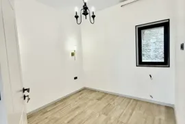 იყიდება სახლი, 3 ოთახიანი, თბილისი, სვანეთის უბანი