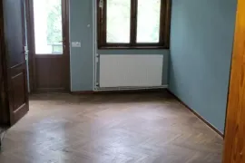 იყიდება ბინა, 7 ოთახიანი, ძველი აშენებული, თბილისი, სამგორი