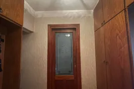 იყიდება ბინა, 4.5 ოთახიანი, ძველი აშენებული, თბილისი, გლდანი