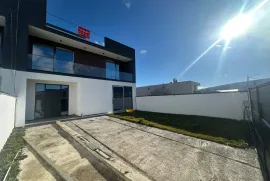 იყიდება სახლი, 7 ოთახიანი, თბილისი, დიდი დიღომი