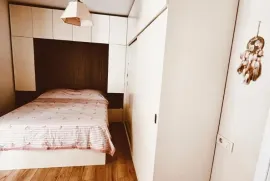 იყიდება ბინა, 2 ოთახიანი, ძველი აშენებული, თბილისი, საბურთალო