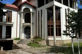 House For Sale, 10 Room, Suburbs of Tbilisi, Tskneti