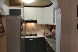 Продается квартира, 4 Kомнатная, Старое здание, Рустави