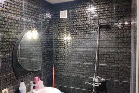 Продается квартира, 4 Kомнатная, Старое здание, Рустави