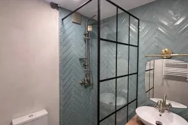 ქირავდება ბინა, 2 ოთახიანი, ძველი აშენებული, თბილისი, საბურთალო