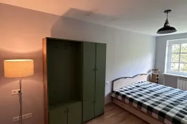 ქირავდება ბინა, 2 ოთახიანი, ძველი აშენებული, თბილისი, საბურთალო