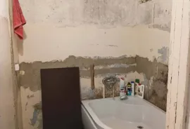 იყიდება ბინა, 3 ოთახიანი, ძველი აშენებული, თბილისი, ვარკეთილი