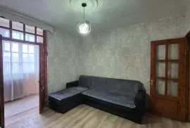 ქირავდება ბინა, 3 ოთახიანი, ძველი აშენებული, თბილისი