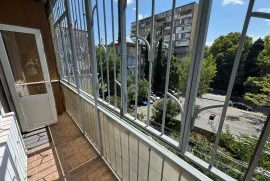 ქირავდება ბინა, 3 ოთახიანი, ძველი აშენებული, თბილისი, საბურთალო