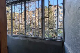 ქირავდება ბინა, 1 ოთახიანი, ძველი აშენებული, თბილისი, ვაჟა ფშაველას კვარტლები