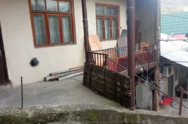 იყიდება სახლი, 7 ოთახიანი, თბილისი, ვაკე