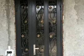 იყიდება სახლი, 8 ოთახიანი, ოზურგეთი, ოზურგეთი