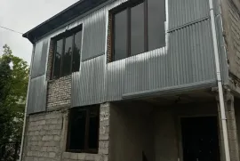 იყიდება სახლი, 8 ოთახიანი, ოზურგეთი, ოზურგეთი