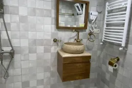 ქირავდება ბინა, 2 ოთახიანი, ძველი აშენებული, თბილისი, ჩუღურეთი