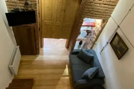 ქირავდება ბინა, 2 ოთახიანი, ძველი აშენებული, თბილისი, ჩუღურეთი