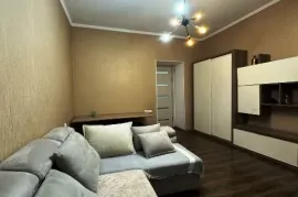 Аренда, 2 Kомнатная, Старое здание, Тбилиси, Чугурети