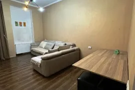 Аренда, 2 Kомнатная, Старое здание, Тбилиси, Чугурети